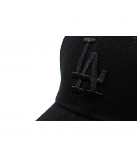 black LA cap wool